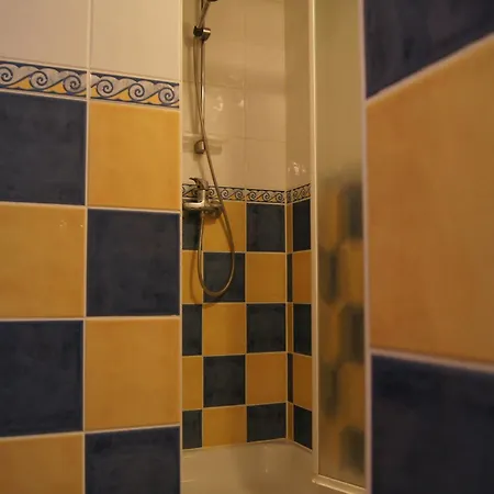 Lavish In With Sauna, Cleaning Included *